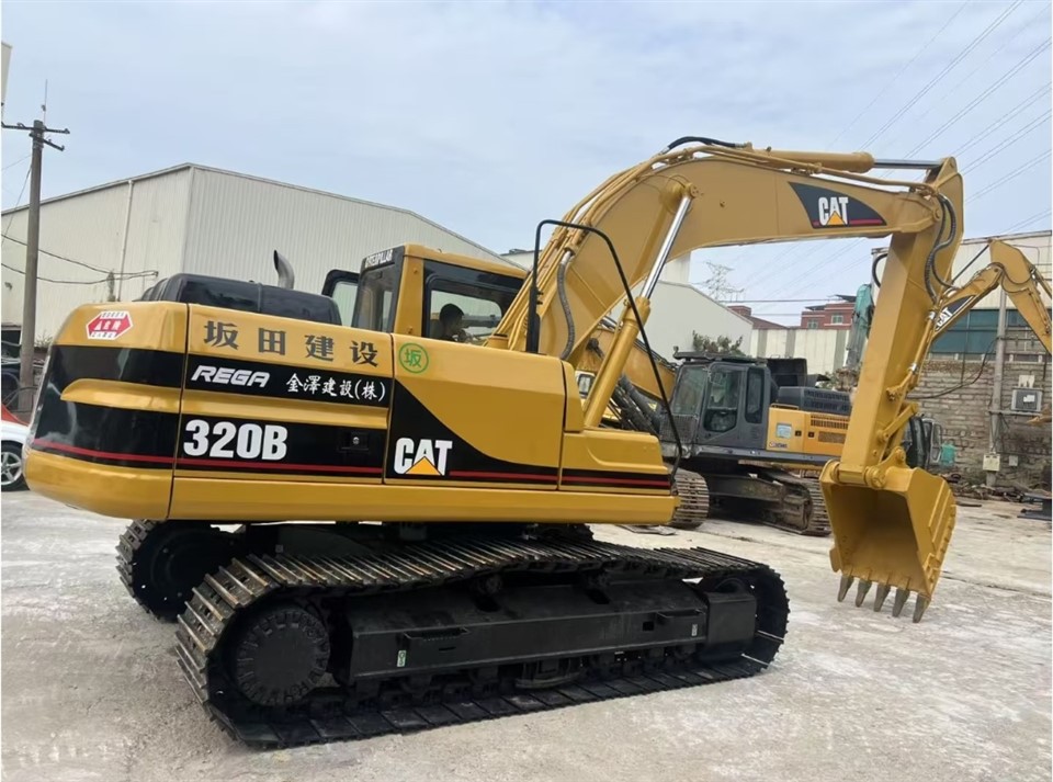 Skavatur tat-tkaxkir CAT 320B użat